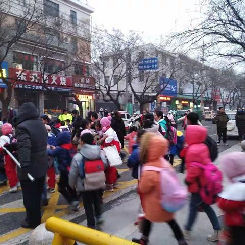 美丽校园😎兴安小学3.3班值勤风采展示