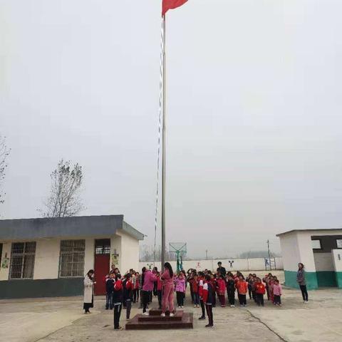 东岳中心校夏围孜学校升旗仪式