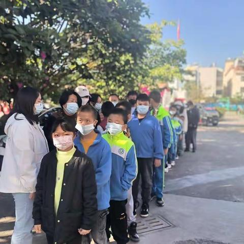 融合致远   共享和谐～记祥云县特殊教育学校社会实践活动