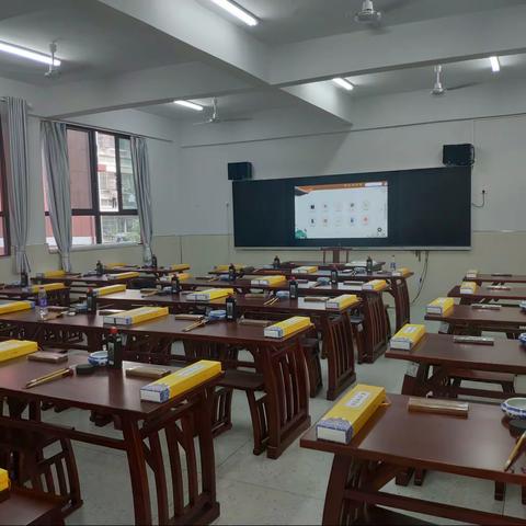 洋浦小学教导处//教育信息化培训 促教师驾驭智慧课堂