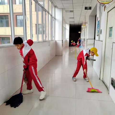 劳动励心志，值周育担当——记五五班值周