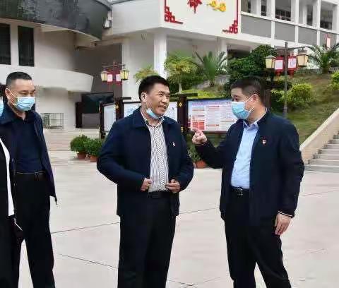 南雄市委书记王碧安到实验中学检查指导初三学生复学返校工作