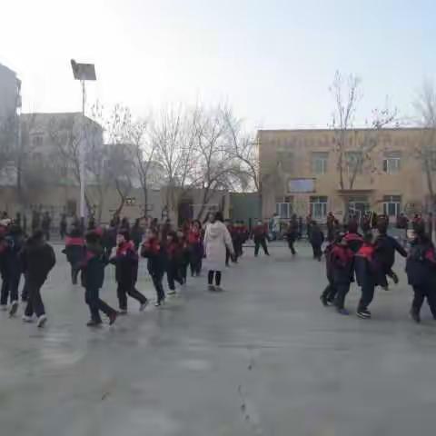 快乐阳光跑操，师生尽显风采－鄯善县城镇台台尔中心小学跑操纪实