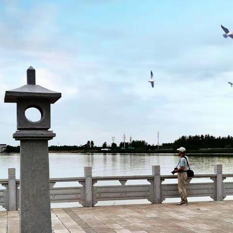 怎样拍摄高大建筑物前的《人像照片》