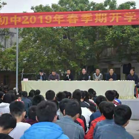 没有等出来的成功，只有走出来的精彩