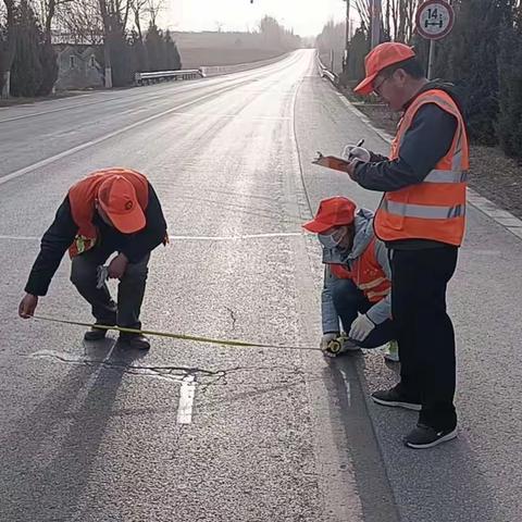 扶风公路段开展春季路况调查