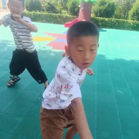 第二实验小学附属幼儿园二十二周“看见自己，看见儿童”——童趣无限，万物可期