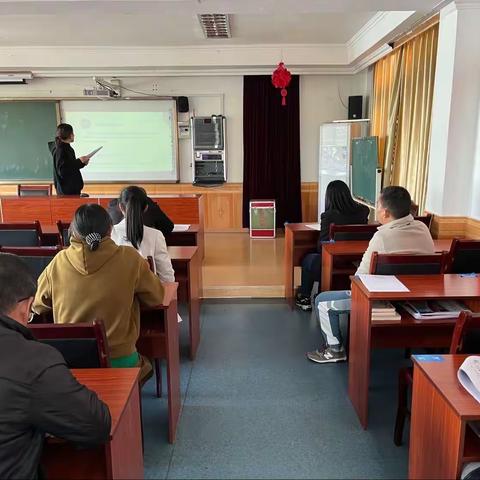 高虹镇小学低段数学组微论坛—如何进行有效的面批