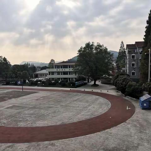 为未知而教 为未来而学《深度度学习：走向核心素养》—记高虹小学低段数学组第一次读书交流活动