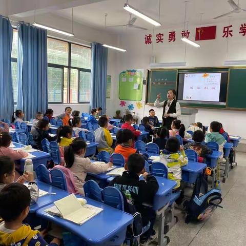 琥珀·学堂——2019年秋学期明皇路校区校本研修低段语文组第1期第4次活动