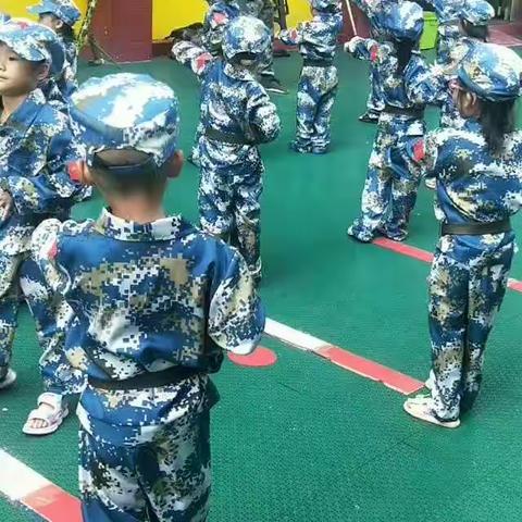 幼儿军警课