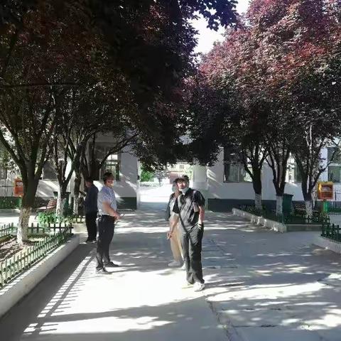 指导促前行       润物细无声——教研室领导到我校听课调研