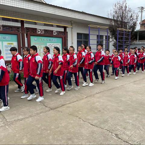 东吴小学队列队形训练剪影