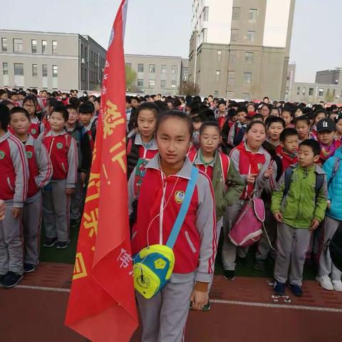 春风拂面，我们登上了孤山——昌乐县西湖小学六年级春季游学剪影