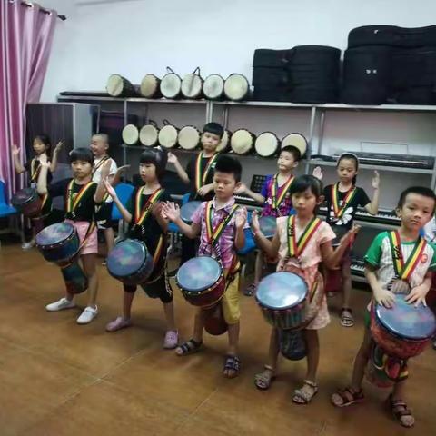 “玩转非洲鼓，夏日异国情”——陵水县青少年活动中心2019年暑假金贝非洲鼓班期末分享