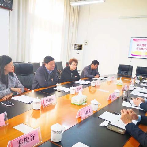 雷学锋带队到濮阳市油田总医院调研指导工会工作