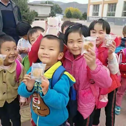 感恩 “福州若可食品有限公司”！圆圆的月饼，浓浓的情！（副本）