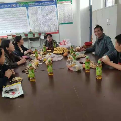 颍阳镇初级中学九年级第一次月考教师座谈会