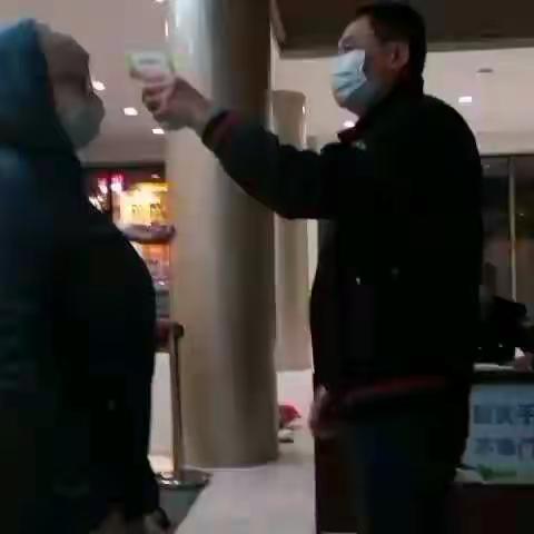 抓防疫、保安全、促生产，综合车间严格落实王进喜董事长会议精神。
