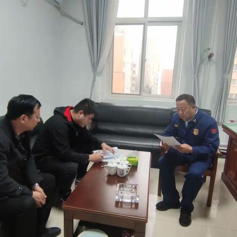 金台大队对室内装修负责人发放廉政提示并签署相关承诺