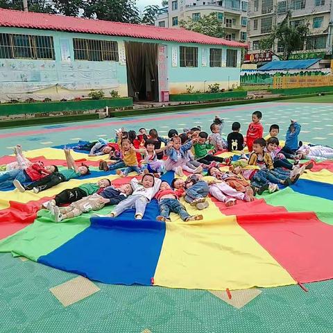 快乐宝贝幼儿园小二班暑假温馨小提示🌸🌸