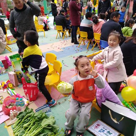 庆元旦啦！童星幼儿园第二届跳蚤市场亲子活动