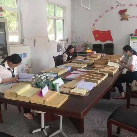 作业检查展风采，以查督教促成长——开封市刘庄小学迎接龙亭区教研室期末检查指导