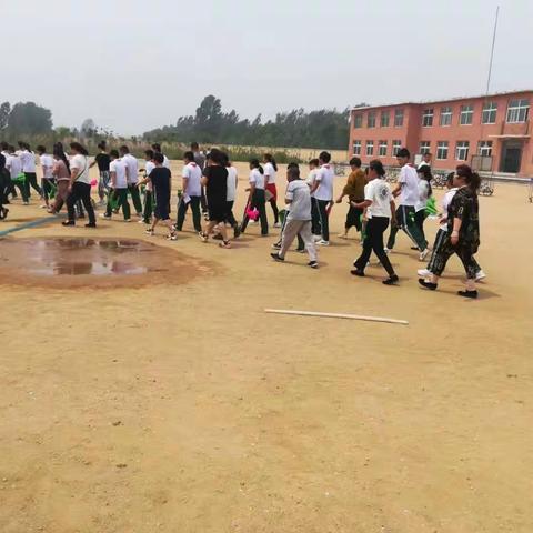 徐大堡镇九年一贯制学校苏屯小学六年级参加亲子科技活动美篇