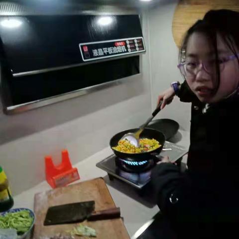 沙王小学举办38妇女节感恩教育活动