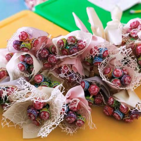 阳光雨露幼儿园木棉树班——《6.1儿童节》留念