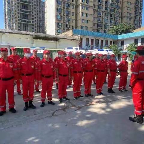 南阳义务救援专业力量—南阳市社区志愿者协会应急救援队在市第二人民医院进行专业培训