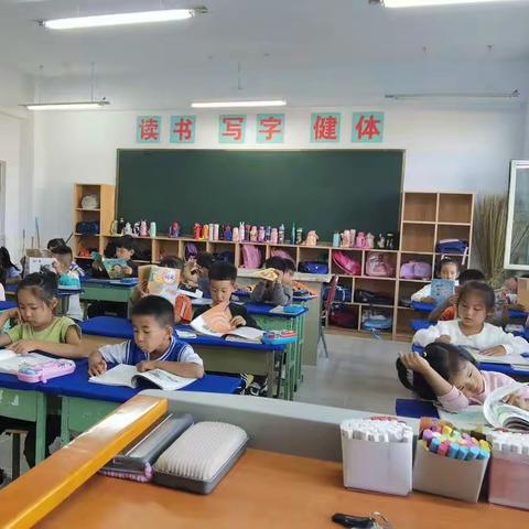 一四中队入学常规教育