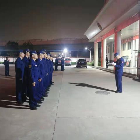 支队督导组深入高新二十路专职站进行夜间督导检查