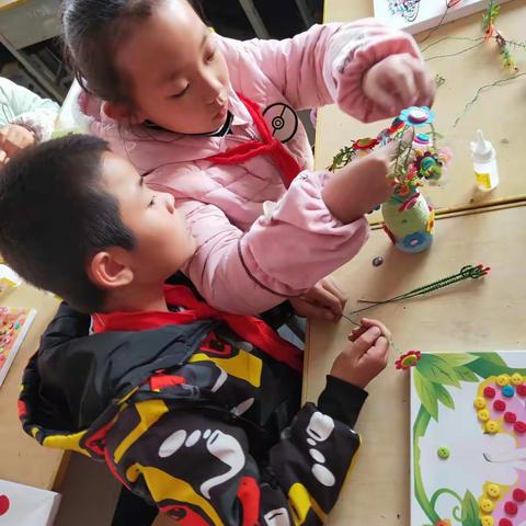 巧手粘贴    憧憬未来  金山小学四(6)班纽扣粘贴画