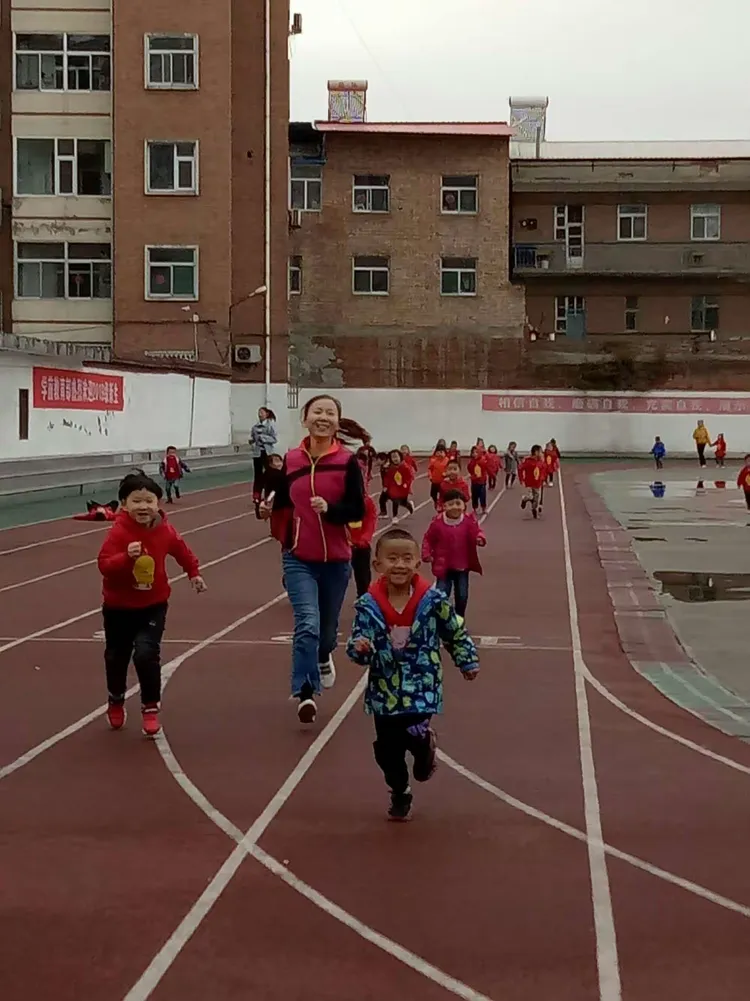 离石师范附属幼儿园苹果班观摩活动日