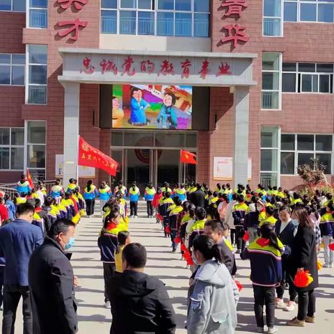 五里川镇中心小学清明祭扫缅怀先烈活动纪实