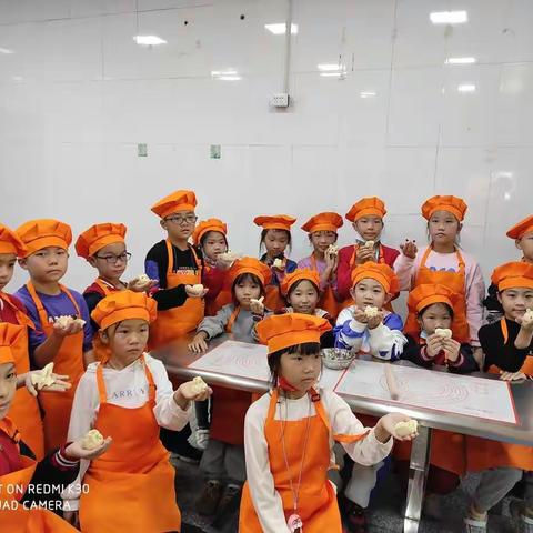 劳动创造幸福生活，实践成就美好未来——市西湖小学开展“劳动励心智，实践促成长”系列主题活动