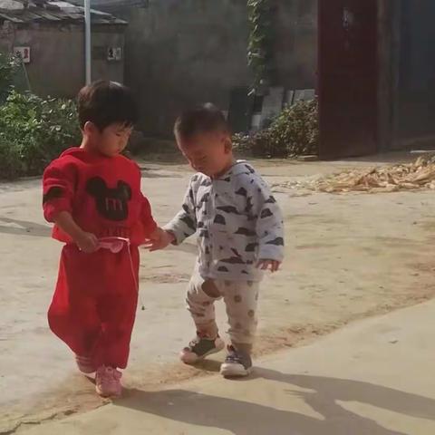 高高兴兴迈进2019，新的一年，我们全家幸福健康快乐，上帝保佑我们，平安健康！！