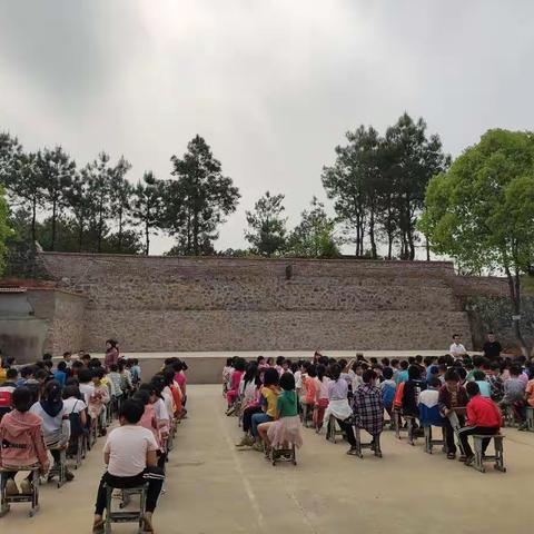 洞心中心小学“学习雷锋精神”主题演讲比赛:学雷锋，颂雷锋，忆雷锋