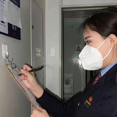 携手战胜疫情，静待春暖花开——红袖三八班
