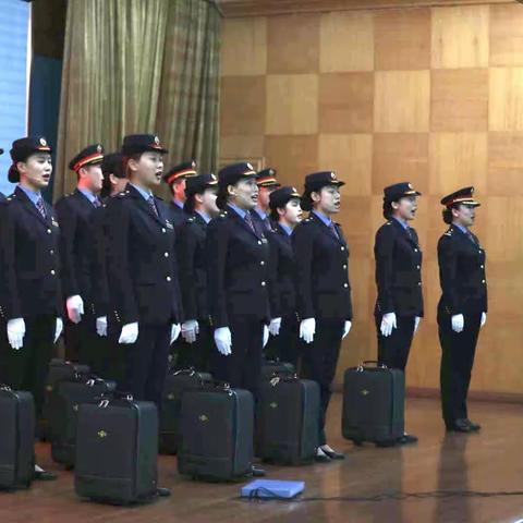微笑传递真情，行动践行誓言—— T48次二组红袖“三八班”打造服务品牌