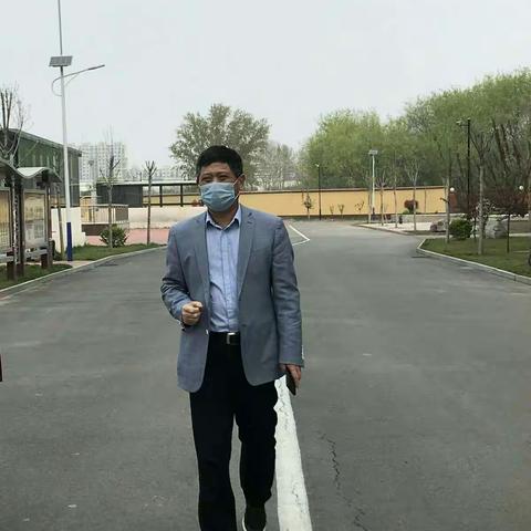 东昌府区人民政府副区长王怀福到聊城五中督导检查防控工作