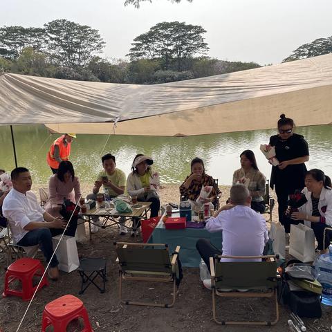 以花为名，达商女神，共赴花事！广东省四川达州商会东莞分会女神节户外活动。　