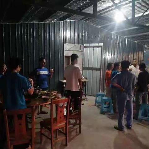 【猪业事业部—绵广区域公司】苍茫大地，那群诗酒年华的铁骑人儿正在主导沉浮——记景福猪场日常生活