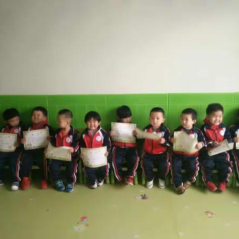 贝多多幼儿园小班――颁发奖状了👏