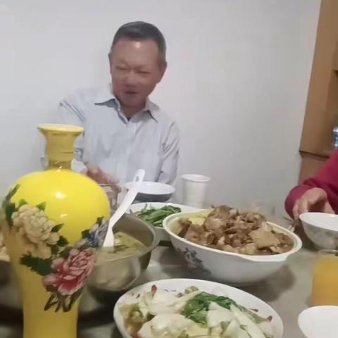 中秋、国庆双节，合家团聚！