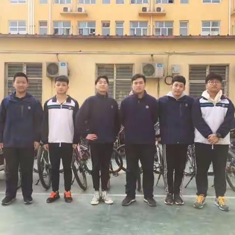 学雷锋，树新风——容大中学学雷锋活动月