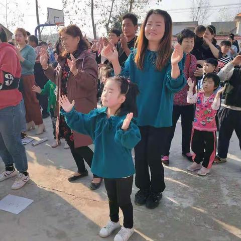 阳光很好，岁月静好，和你们一起刚刚好