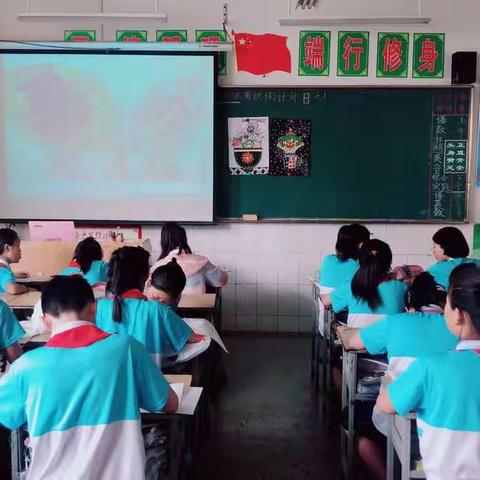 以七彩童画，抒青春故事——沛县汉城国际小学部六年级手抄报社团学期小结