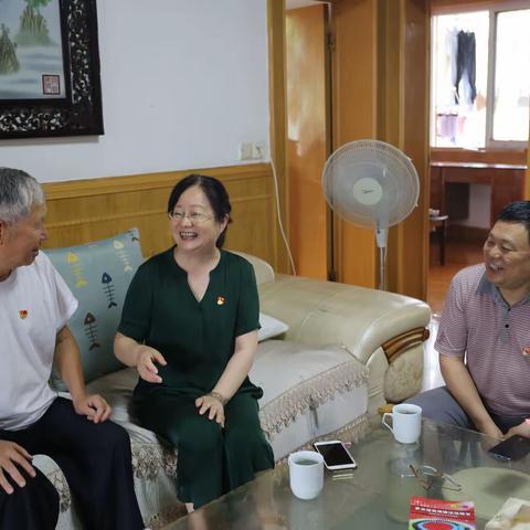 不忘初心 关怀暖人 | 景德镇市分公司开展“七一”走访慰问活动